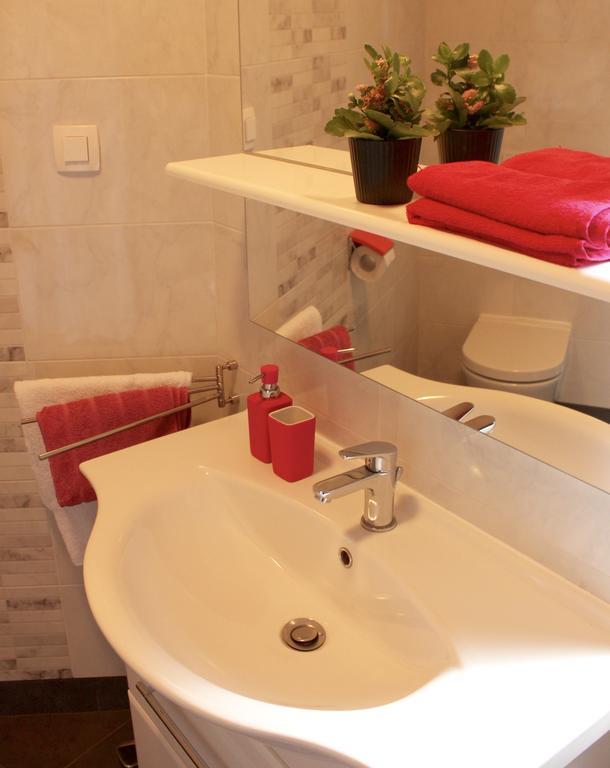 Rogic Apartment Laurana Esterno foto