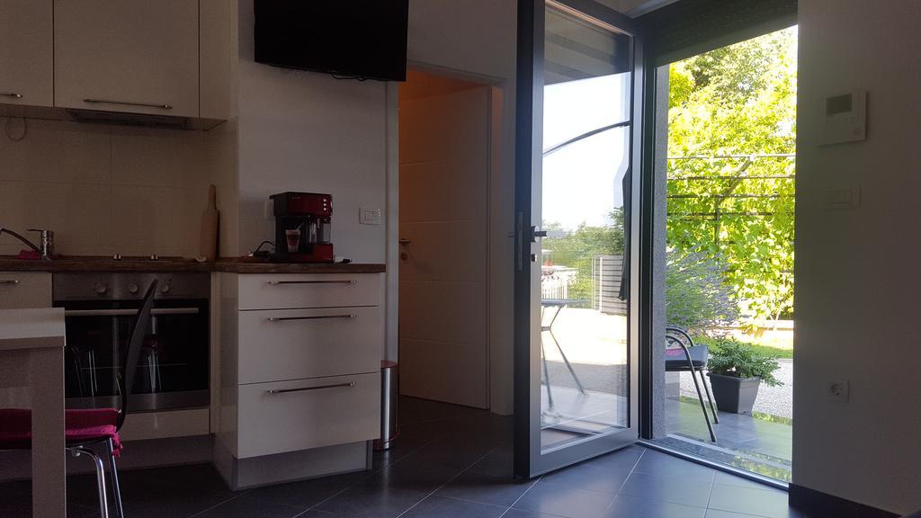Rogic Apartment Laurana Esterno foto