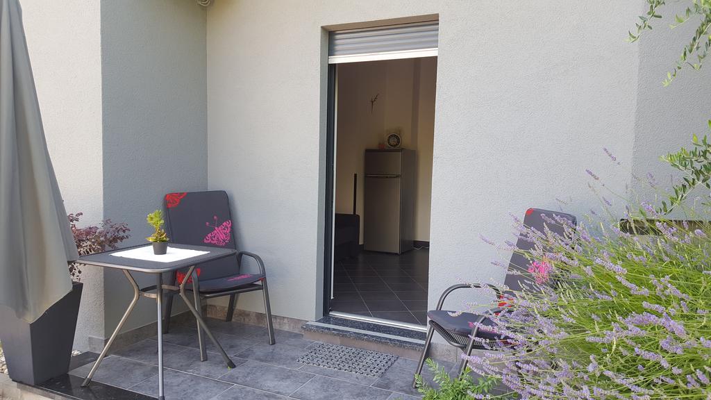 Rogic Apartment Laurana Esterno foto